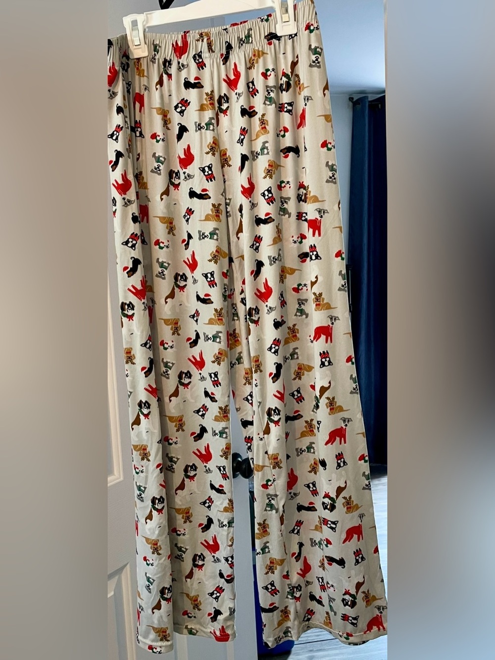 Hello Mello Holiday Lounge Pants – Christmas Dog Print – Size Medium/Large - Picture 2 of 11